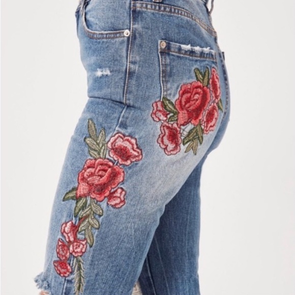 Missguided | Riot | Embroidered High Rise Distressed Mom Jeans - Picture 2 of 16